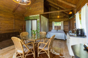 Chalé com Wi-Fi, vista p o lago em meio a natureza